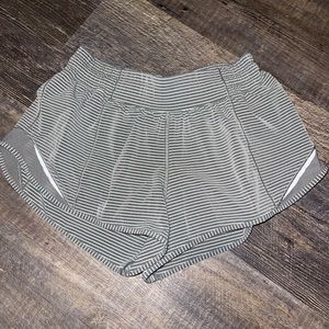 Hotty hot lululemon 2.5” shorts